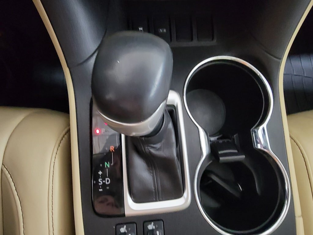 Used 2017 Toyota Highlander XLE FWD image 17