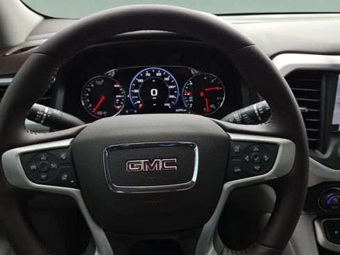 Used 2022 GMC Acadia SLT w/ Technology Package image 13