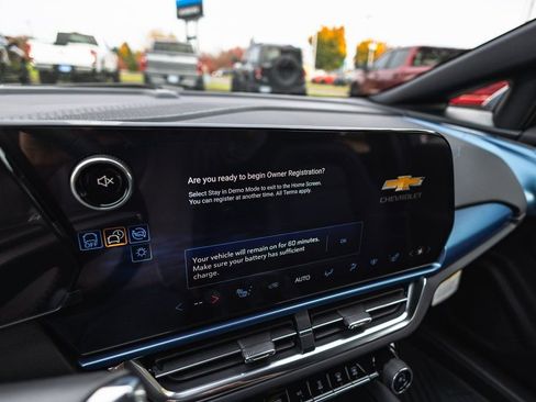 New 2026 Chevrolet Equinox EV LT image 6