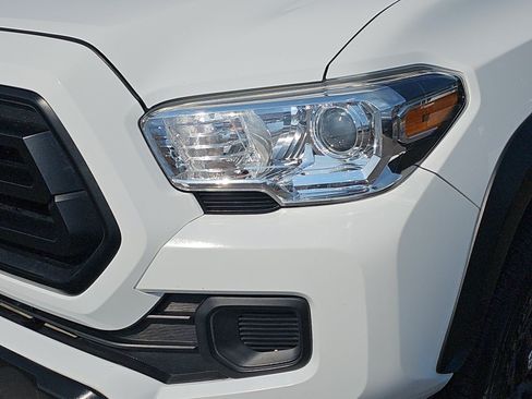 Used 2020 Toyota Tacoma SR w/ SX Package RWD image 28