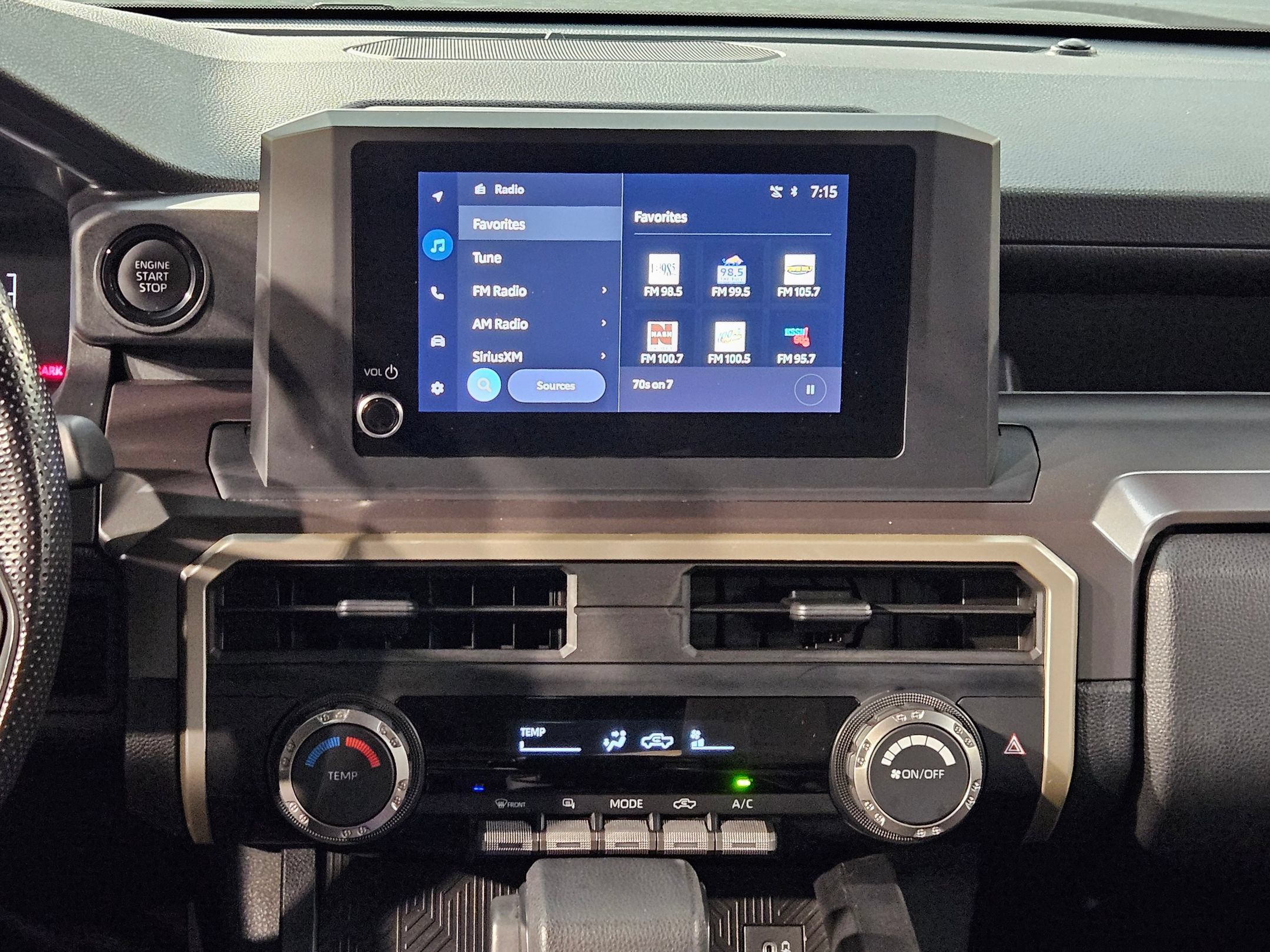 Certified 2025 Toyota Tacoma SR5 AWD/4WD image 16