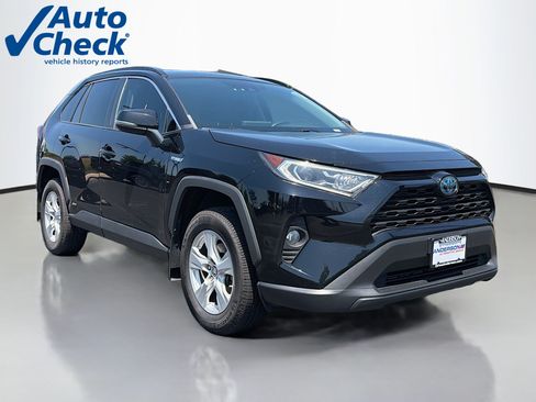 Used 2020 Toyota RAV4 XLE w/ XLE Grade Weather Package AWD/4WD image 1