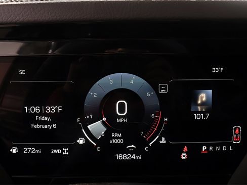 Used 2025 GMC Yukon XL Denali w/ Sun & Power Step Package image 13