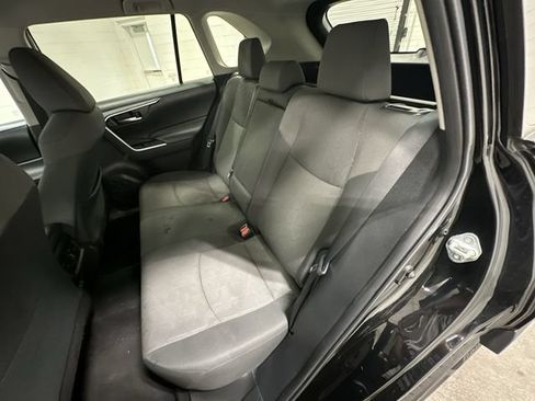 Used 2023 Toyota RAV4 XLE FWD image 15