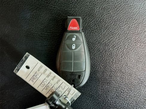 Used 2017 RAM 1500 Classic SLT image 35