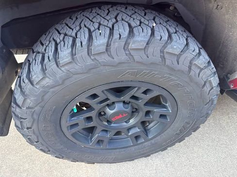 Used 2021 Toyota 4Runner TRD Off-Road Premium w/ Moonroof Package AWD/4WD image 11