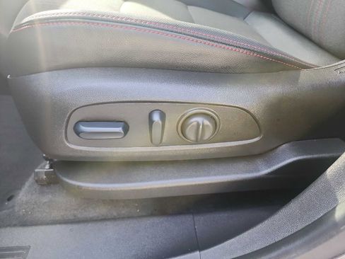 Used 2023 Chevrolet Equinox RS image 18