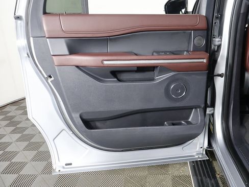 Used 2024 Ford Expedition Max Limited image 31