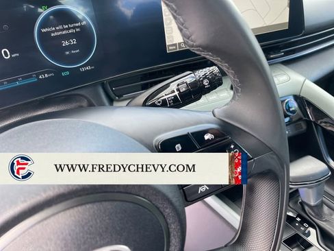 Used 2025 Hyundai Elantra Limited FWD image 32