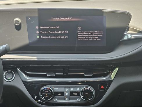 Used 2025 Buick Envista Sport Touring w/ Convenience I Package FWD image 18