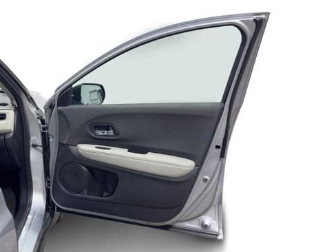 Used 2022 Honda HR-V LX image 9