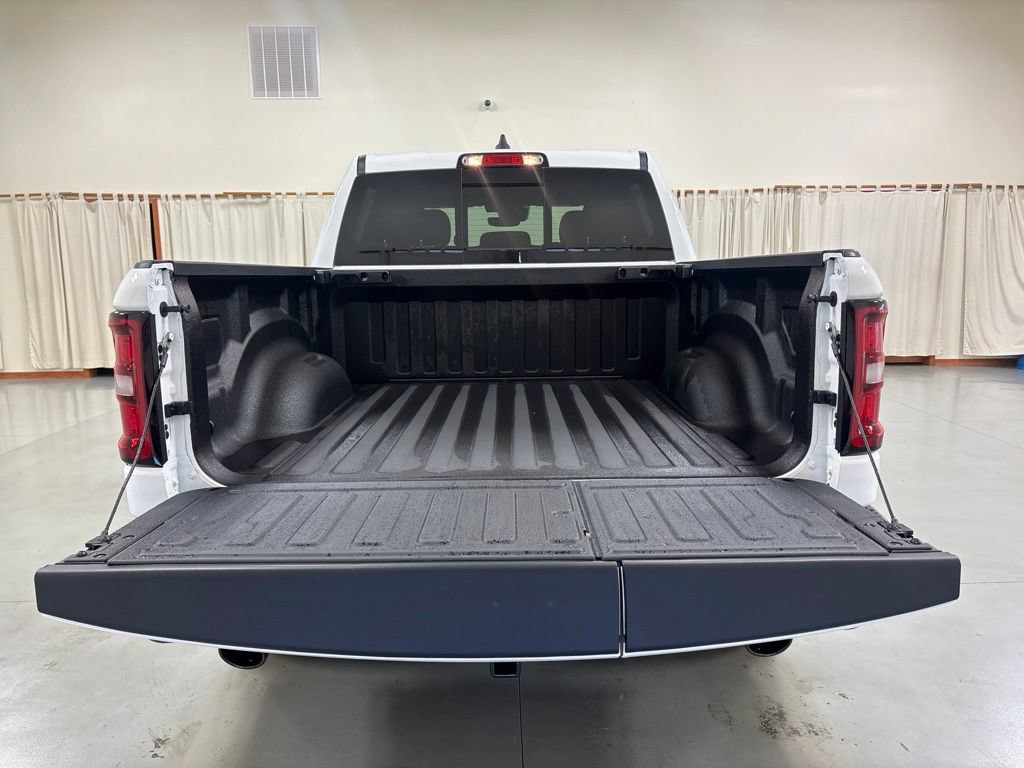 New 2026 RAM 1500 Big Horn AWD/4WD image 9