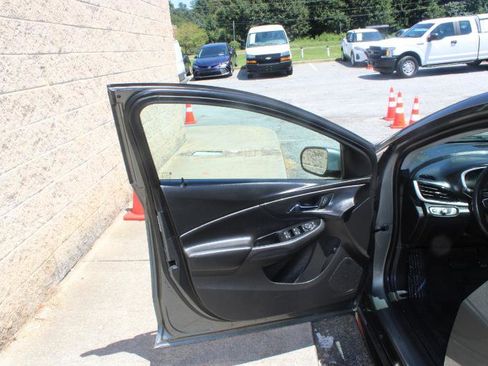 Used 2017 Chevrolet Volt LT image 20