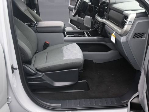 New 2026 Ford F250 XLT w/ XLT Premium Package AWD/4WD image 11