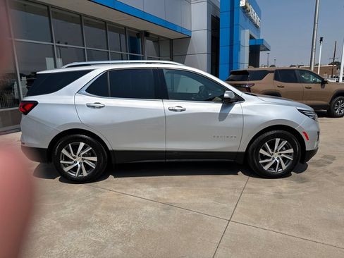 Used 2022 Chevrolet Equinox Premier AWD/4WD image 6