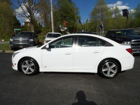 Used 2013 Chevrolet Cruze LT w/ Enhanced Safety Package image 4