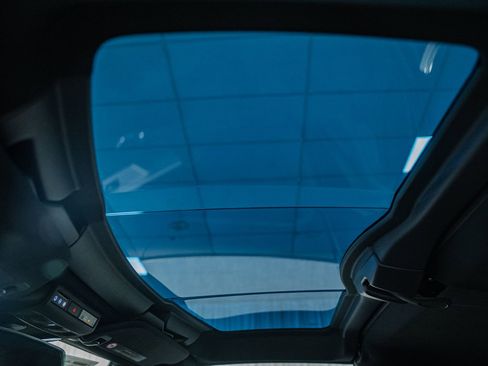 Used 2022 Chevrolet Corvette Stingray Coupe w/ 1LT image 49