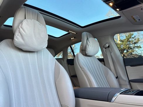 Used 2022 Mercedes-Benz EQS 580 4MATIC Sedan image 16