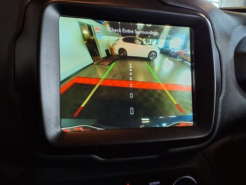 Used 2022 Jeep Renegade Latitude w/ Convenience Group image 21