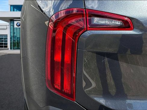 Used 2020 Kia Telluride S w/ S 8 Passenger Seating Package FWD image 23