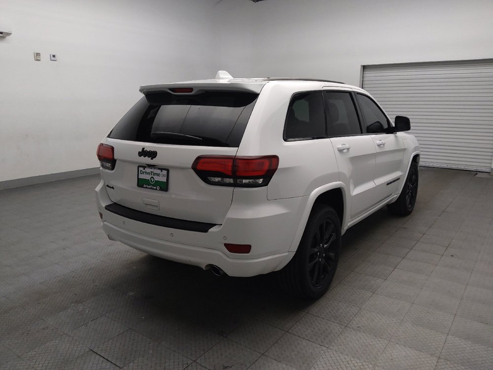 Used 2021 Jeep Grand Cherokee Laredo X AWD/4WD image 9