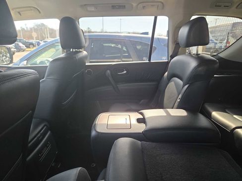 Used 2024 Nissan Armada SL w/ Captain's Chairs Package image 12