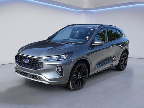 Certified 2023 Ford Escape ST-Line Elite AWD/4WD image 2