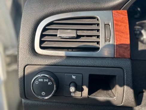Used 2007 GMC Yukon SLT w/ SLT Preferred Equipment Group RWD image 14