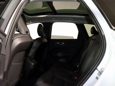 Used 2025 Volvo XC60 B5 Plus image 14