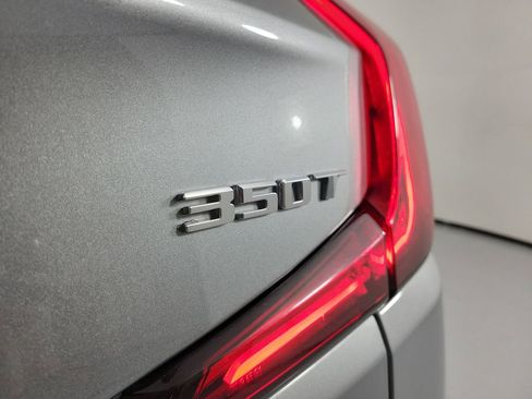 Used 2025 Cadillac XT4 Premium Luxury FWD image 5