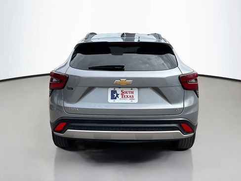Used 2025 Chevrolet Trax LT w/ Driver Confidence Package FWD image 6