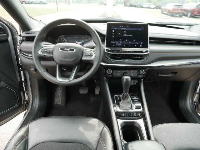 Used 2024 Jeep Compass Trailhawk AWD/4WD image 21