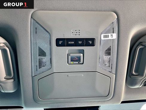 Used 2025 Toyota RAV4 XLE AWD/4WD image 34