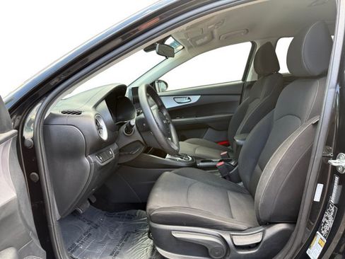 Used 2024 Kia Forte LX FWD image 10