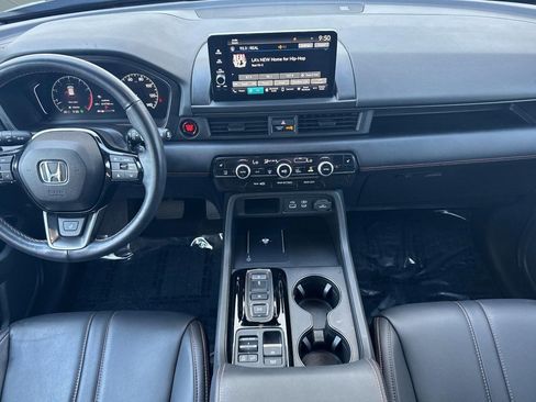 Certified 2025 Honda Pilot TrailSport image 16