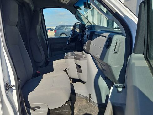 Used 2019 Ford E-350 and Econoline 350 Super Duty w/ Power Windows & Locks Group image 15