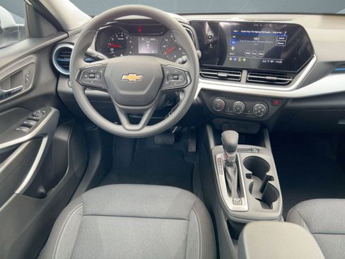 New 2026 Chevrolet Trax LS w/ LS Convenience Package FWD image 28