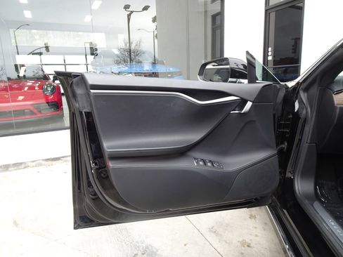 Used 2020 Tesla Model S Long Range Plus image 15