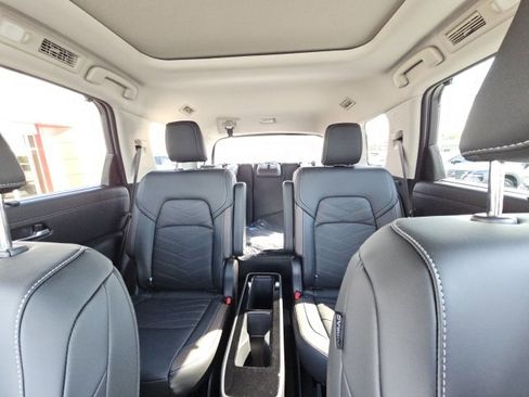 New 2025 Nissan Pathfinder Platinum image 42