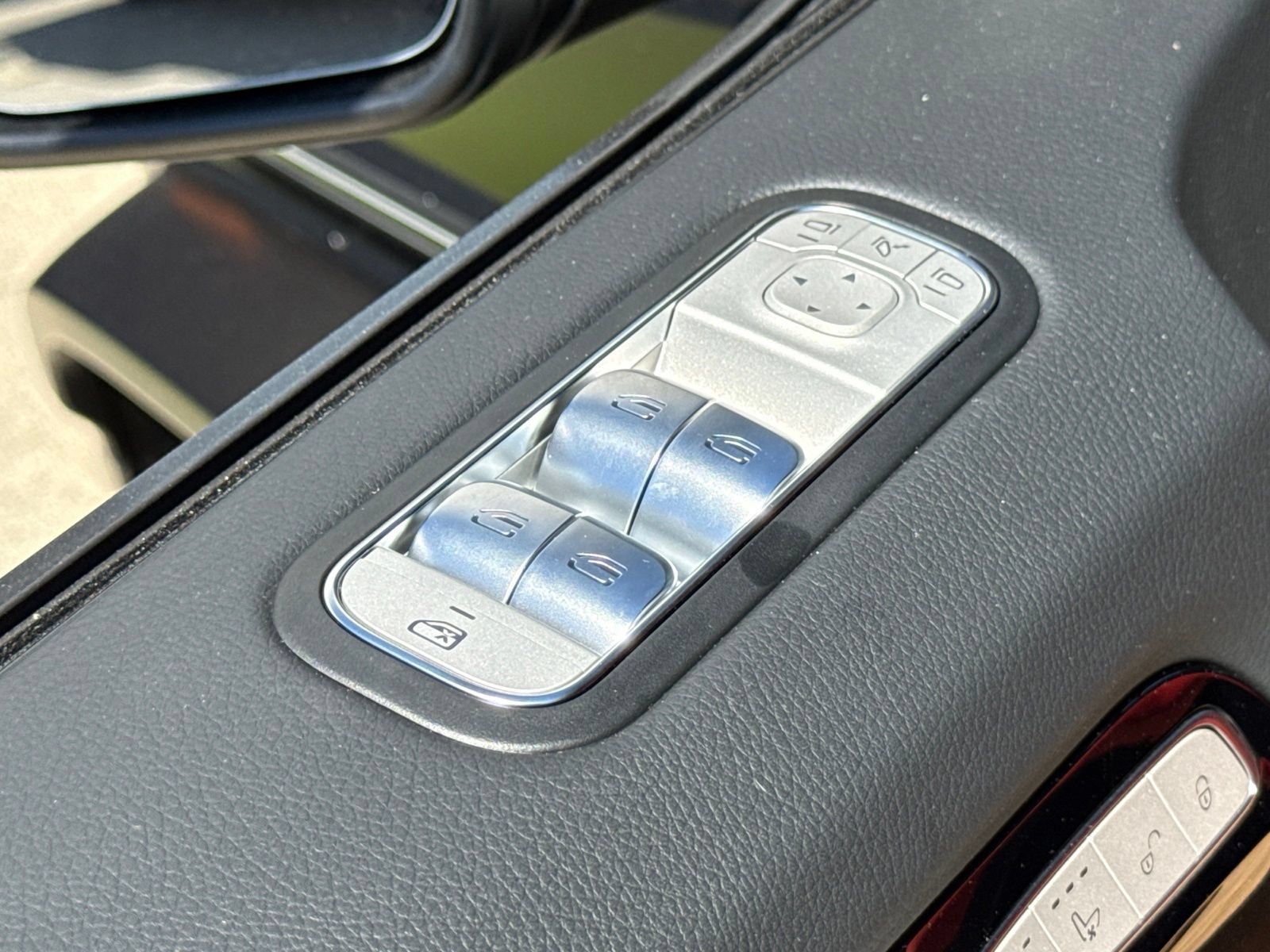 New 2027 Mercedes-Benz G 580 e image 16