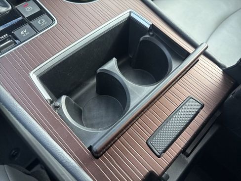 Used 2022 Toyota Sienna XLE image 28