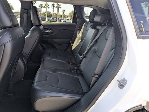 Used 2023 Jeep Cherokee Altitude Lux image 11