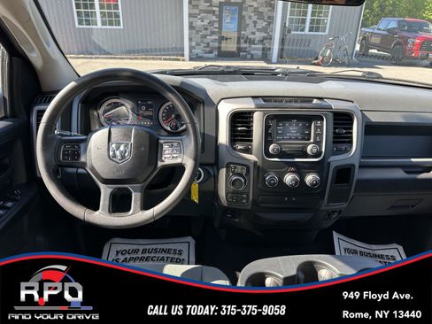 Used 2018 RAM 1500 Express AWD/4WD image 16