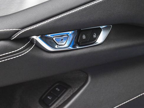 Used 2024 Chevrolet Corvette Stingray Coupe w/ Battery Protection Package image 10