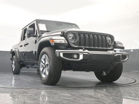 Used 2024 Jeep Gladiator Sport w/ Premium Package image 61