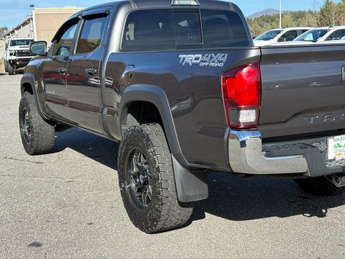 Used 2019 Toyota Tacoma TRD Off-Road image 47