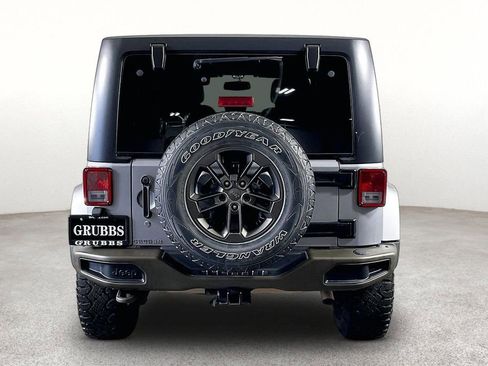 Used 2016 Jeep Wrangler Unlimited Sahara AWD/4WD image 5