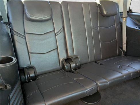 Used 2020 Cadillac Escalade Luxury w/ Escalade Sport Edition image 20