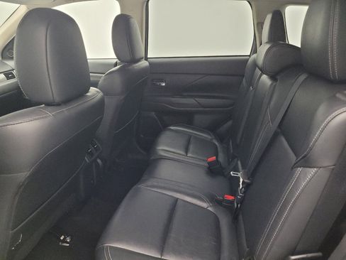 Used 2020 Mitsubishi Outlander SE image 18