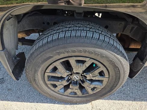 Used 2022 Nissan Frontier SV AWD/4WD image 17